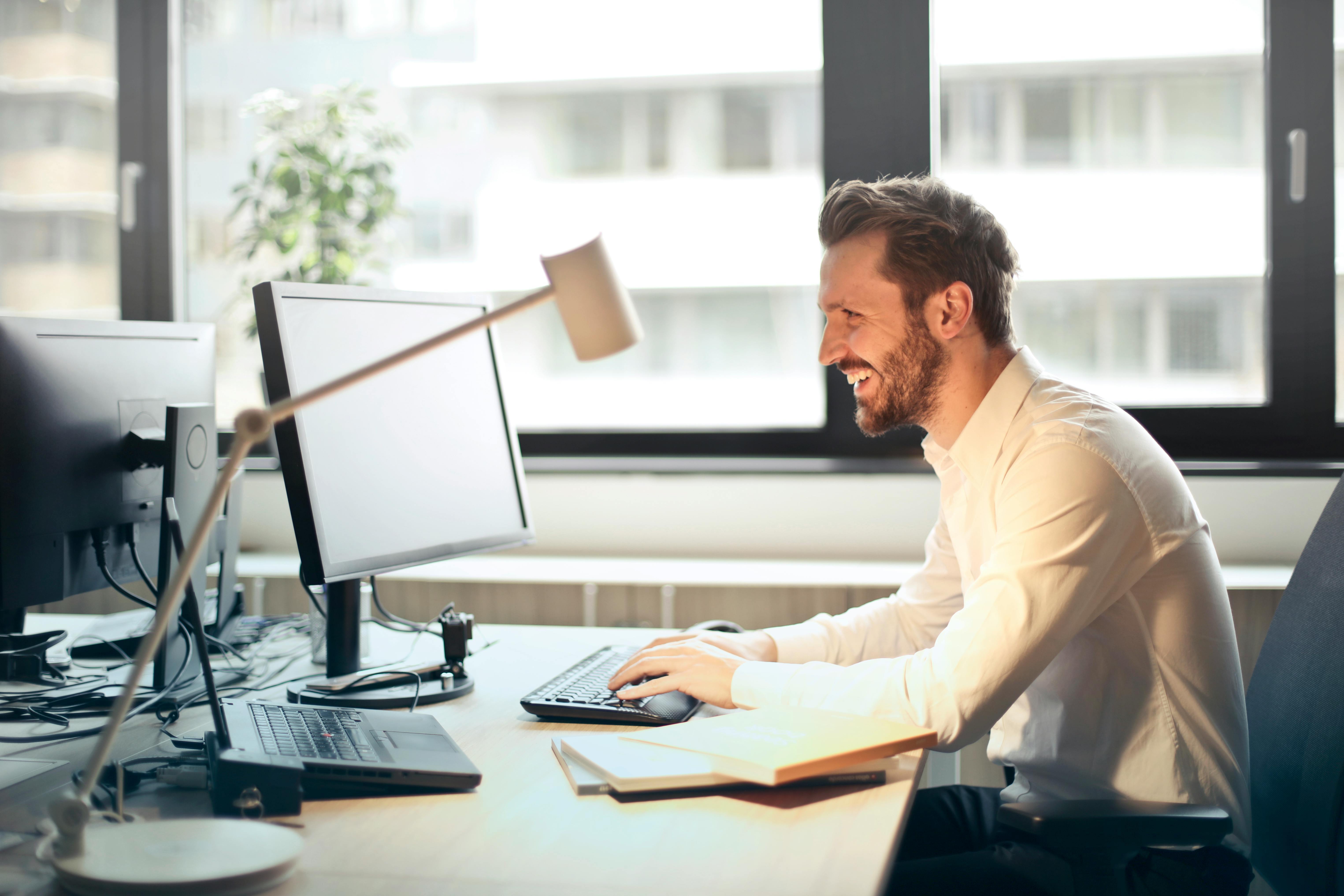 Why companies use an office sharing app